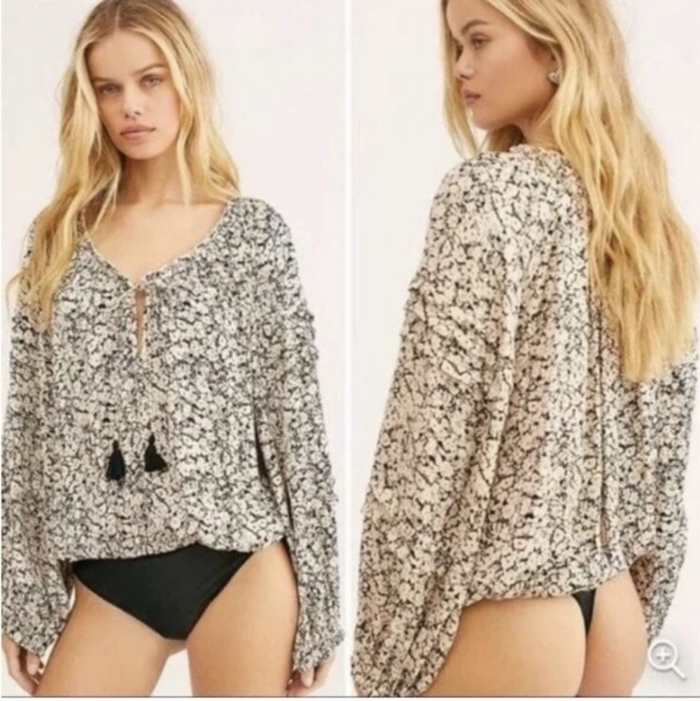 FREE PEOPLE All Tucks Printed Bodysuit Size XS Black & Cream Floral Long Sleeve